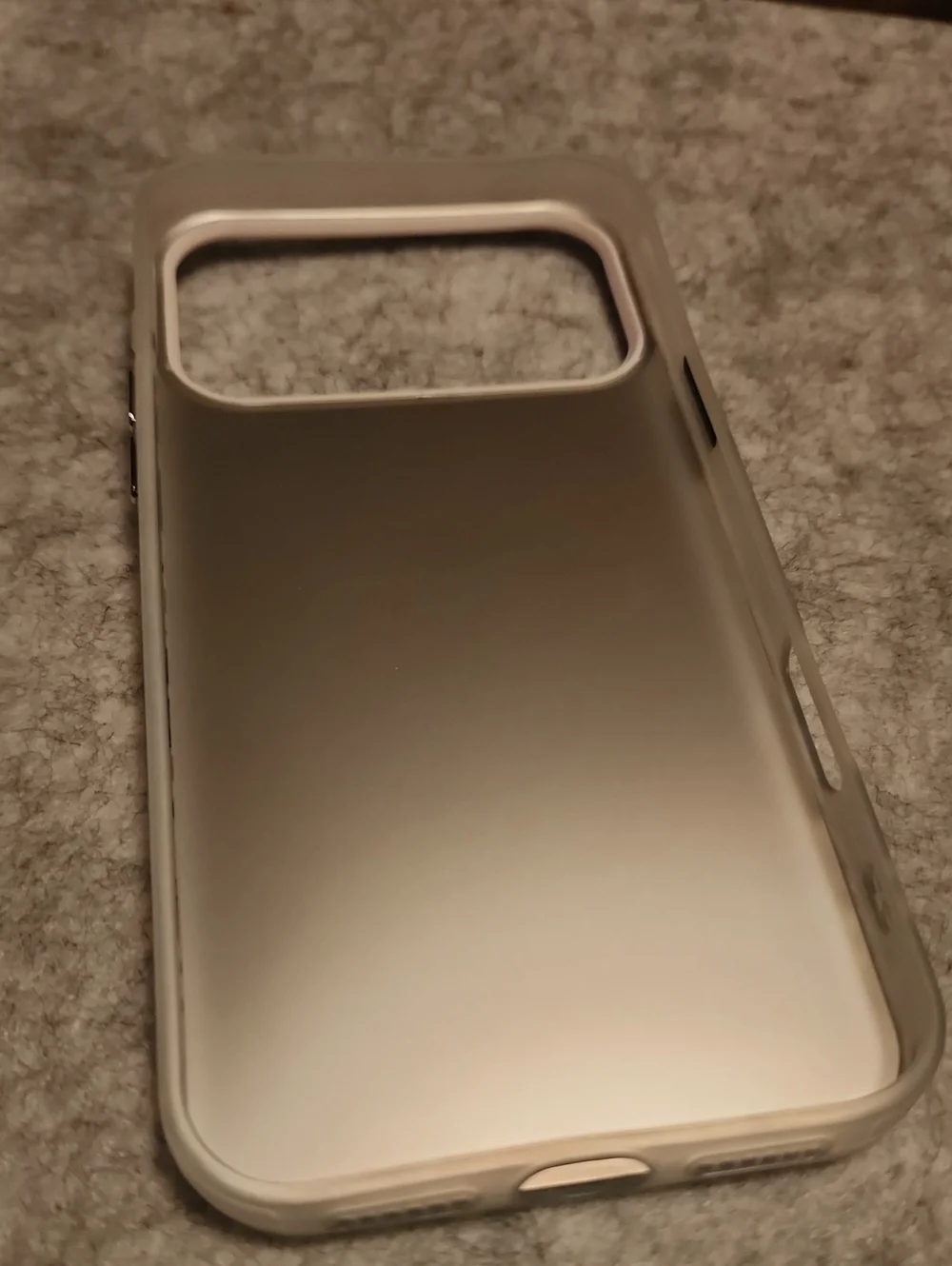 Brand new Apple IPhone 17 Pro Max Hello Kitty Silicone Phone case